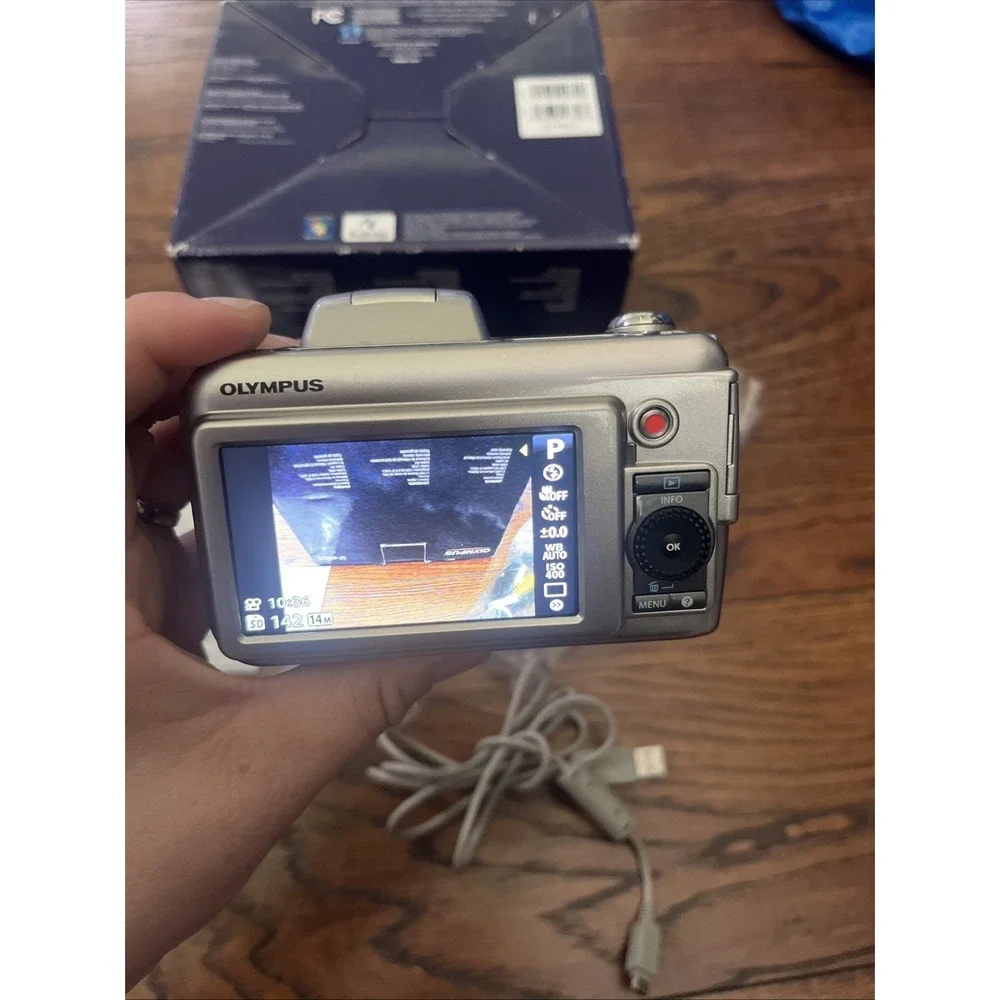 Olympus SP-800UZ Digital Camera w/charger Chord battery memory card Tested Works